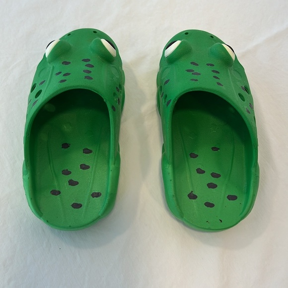 Frog slip on shoes - Picture 2 of 4